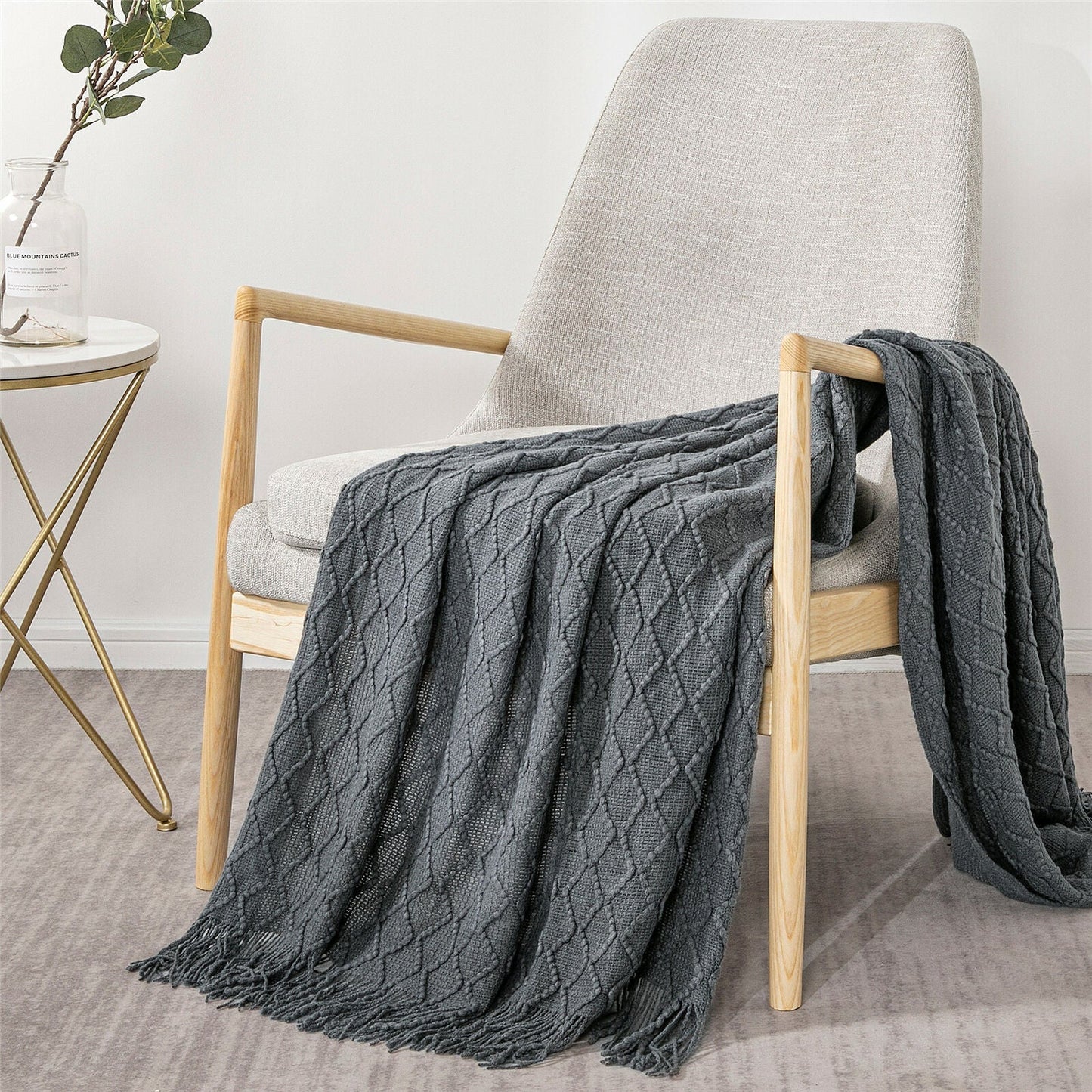 Cozy Plaid Throw Blanket with Tassels for Sofa
