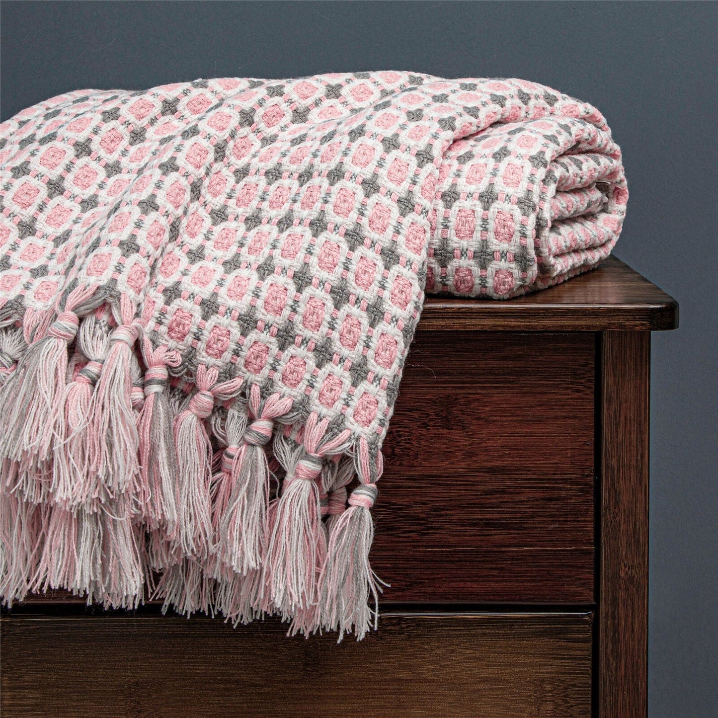 Cozy Plaid Throw Blanket with Tassels for Sofa