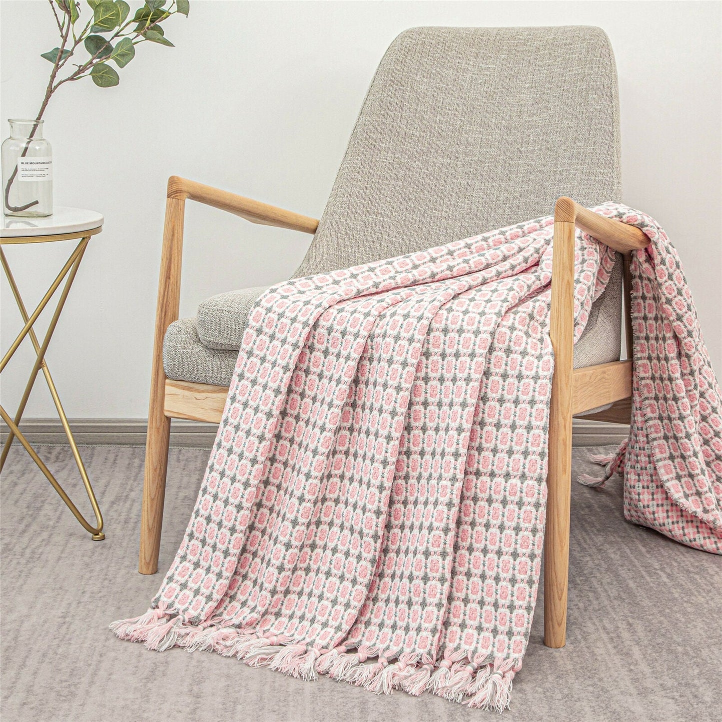 Cozy Plaid Throw Blanket with Tassels for Sofa