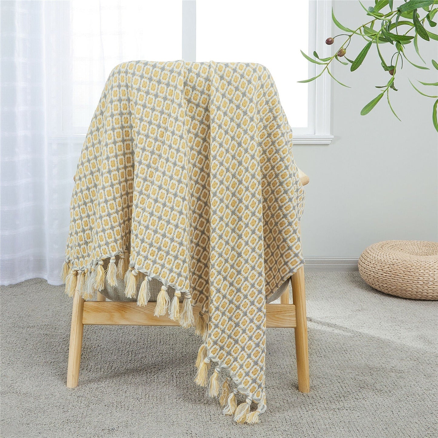 Cozy Plaid Throw Blanket with Tassels for Sofa