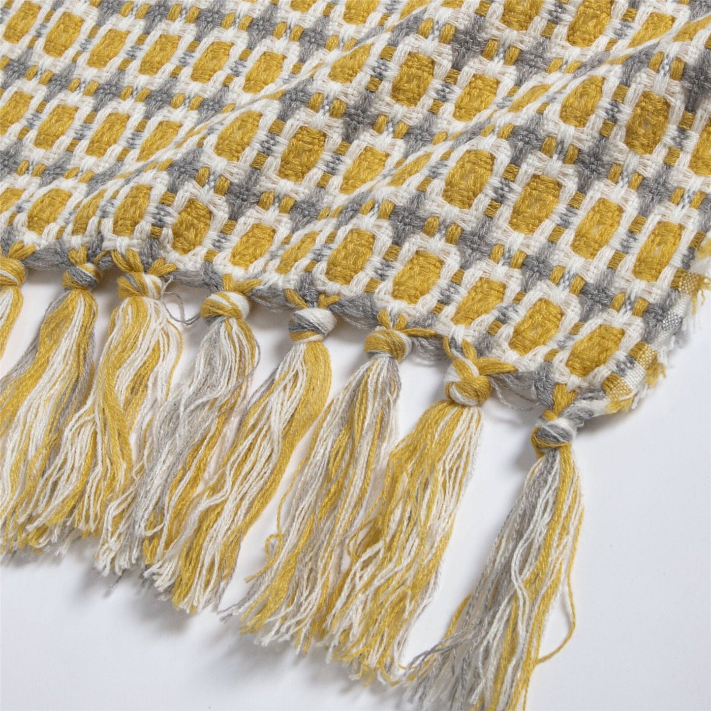 Cozy Plaid Throw Blanket with Tassels for Sofa