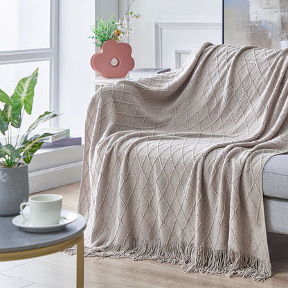 Cozy Plaid Throw Blanket with Tassels for Sofa