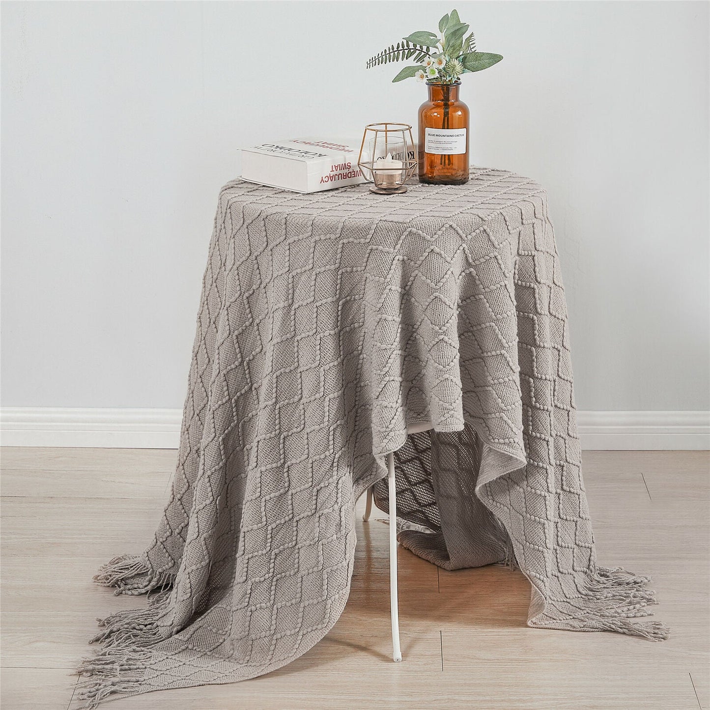 Cozy Plaid Throw Blanket with Tassels for Sofa