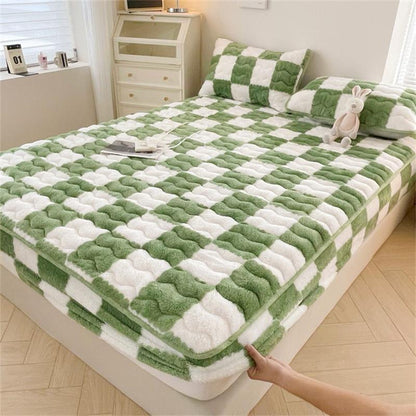Cozy Plush Blanket for All Seasons Sleep