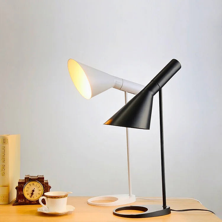 Simple Modern LED Desk Lamp